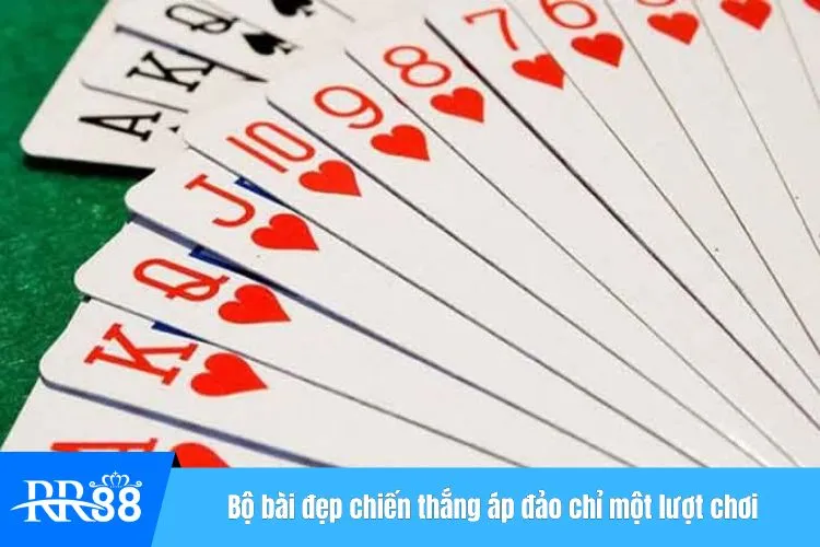Bộ bài đẹp chiến thắng áp đảo chỉ một lượt chơi